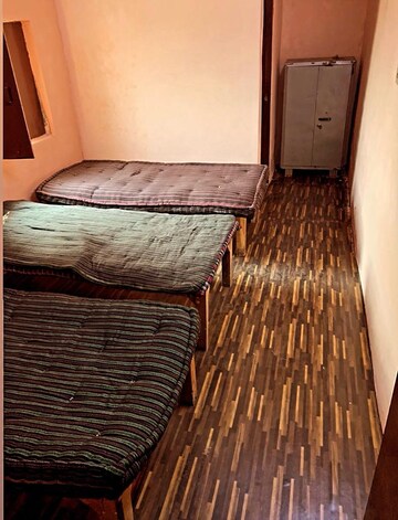   Pg at Sector 15 – for Rent
