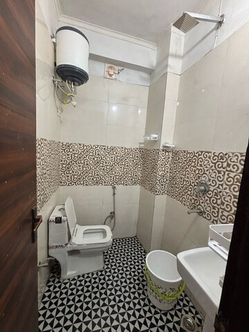 Bathroom in 1 BHK Apartment at Palm Residency Chhatarpur, Chattarpur – for Rent