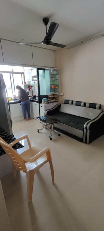 Master Bedroom in 2 BHK Apartment at Elizabeth Apartments, Parel – for Rent