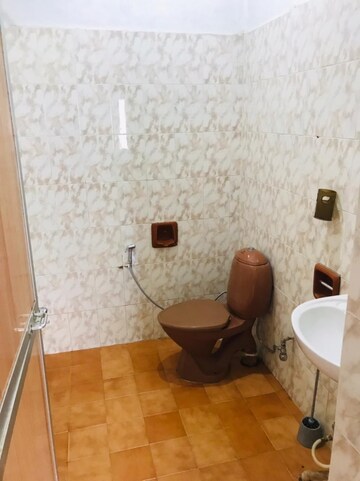 Furnished Amenities in 2 BHK Builder Floor at Dona Paula – for Rent