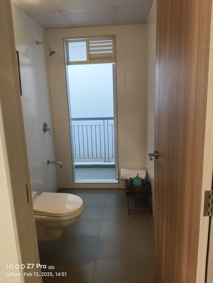 Bathroom, godrej-emerald 3 Bedroom 1033 Sq.Ft. Apartment In Ghodbunder Road Thane 8217999