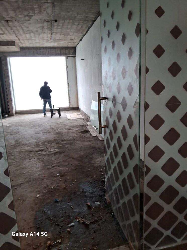  Parking, motia-citi-royal-business-park Commercial Office Space 680 Sq.Ft. In Ambala Highway Zirakpur 8218012