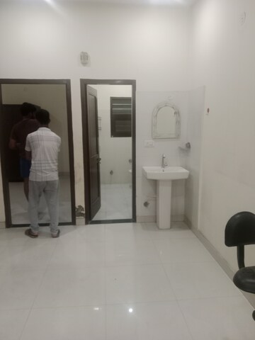Bathroom in 1.5 BHK Builder Floor at Sector 18 – for Rent