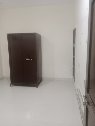 1.5 BHK Builder Floor For Rent in Sector 18