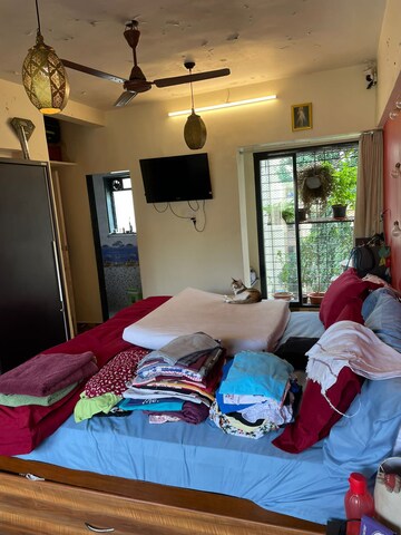 Bedroom in 2 BHK Apartment at Takshila CHS, Andheri East – for Rent