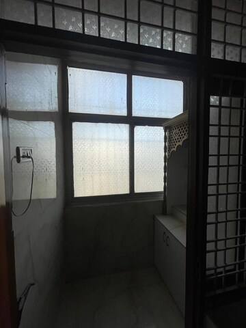 Room in 3.5 BHK Builder Floor at Ardee City, Sector 52 – for Rent