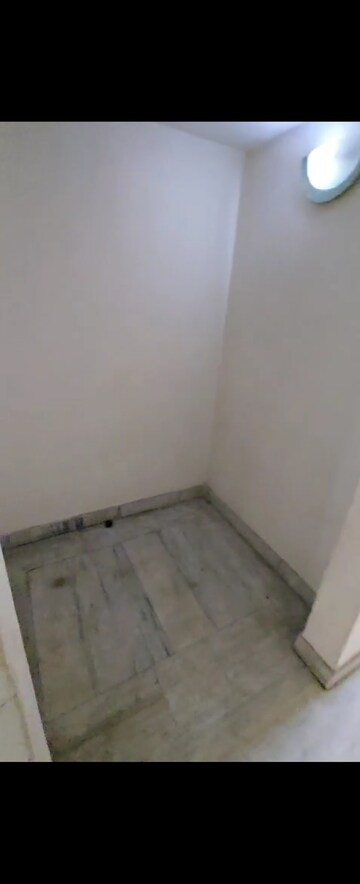 Room in 3 BHK Apartment at Eldeco Green Meadows, Pi Greater Noida – for Sale