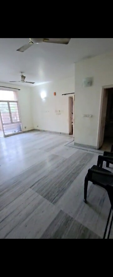Room in 3 BHK Apartment at Eldeco Green Meadows, Pi Greater Noida – for Sale