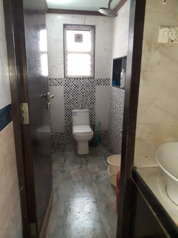 Bathroom in 3.5 BHK Penthouse at Anand Park Society, Guru Nanak Nagar – for Sale