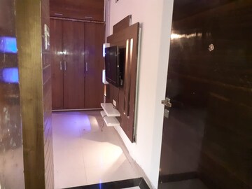 Bathroom in 3.5 BHK Penthouse at Anand Park Society, Guru Nanak Nagar – for Sale