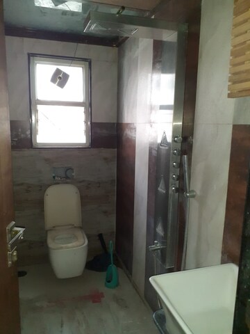 Bathroom in 3.5 BHK Penthouse at Anand Park Society, Guru Nanak Nagar – for Sale