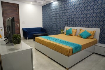 Bedroom in 3.5 BHK Builder Floor at Ardee City, Sector 52 – for Rent