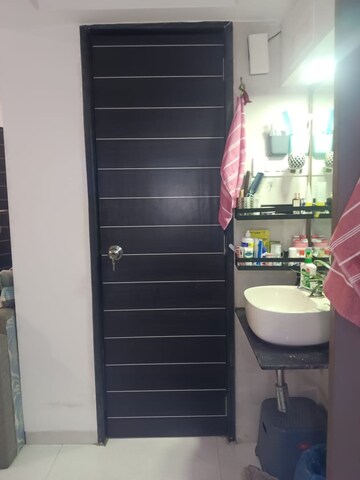 Furnished Amenities in 1 BHK Apartment at DGS Sheetal Airwings, Santacruz East – for Rent