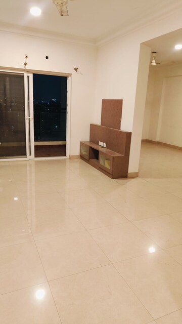 Room in 4 BHK Apartment at SNN Raj Lakeview, Btm Layout – for Sale