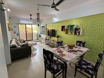 Bedroom in 2 BHK Apartment at Aster CHS, Santacruz East – for Rent