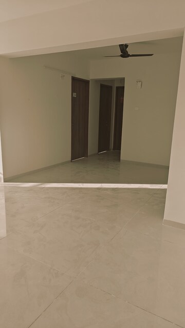 Room in 3 BHK Apartment at Goyal Olive Greens, Gota – for Rent