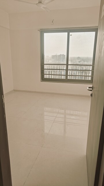Room in 3 BHK Apartment at Goyal Olive Greens, Gota – for Rent