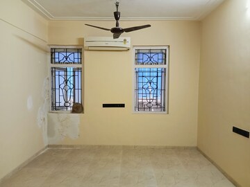 Room in 2 BHK Apartment at Sat Kartar, Dadar West – for Rent