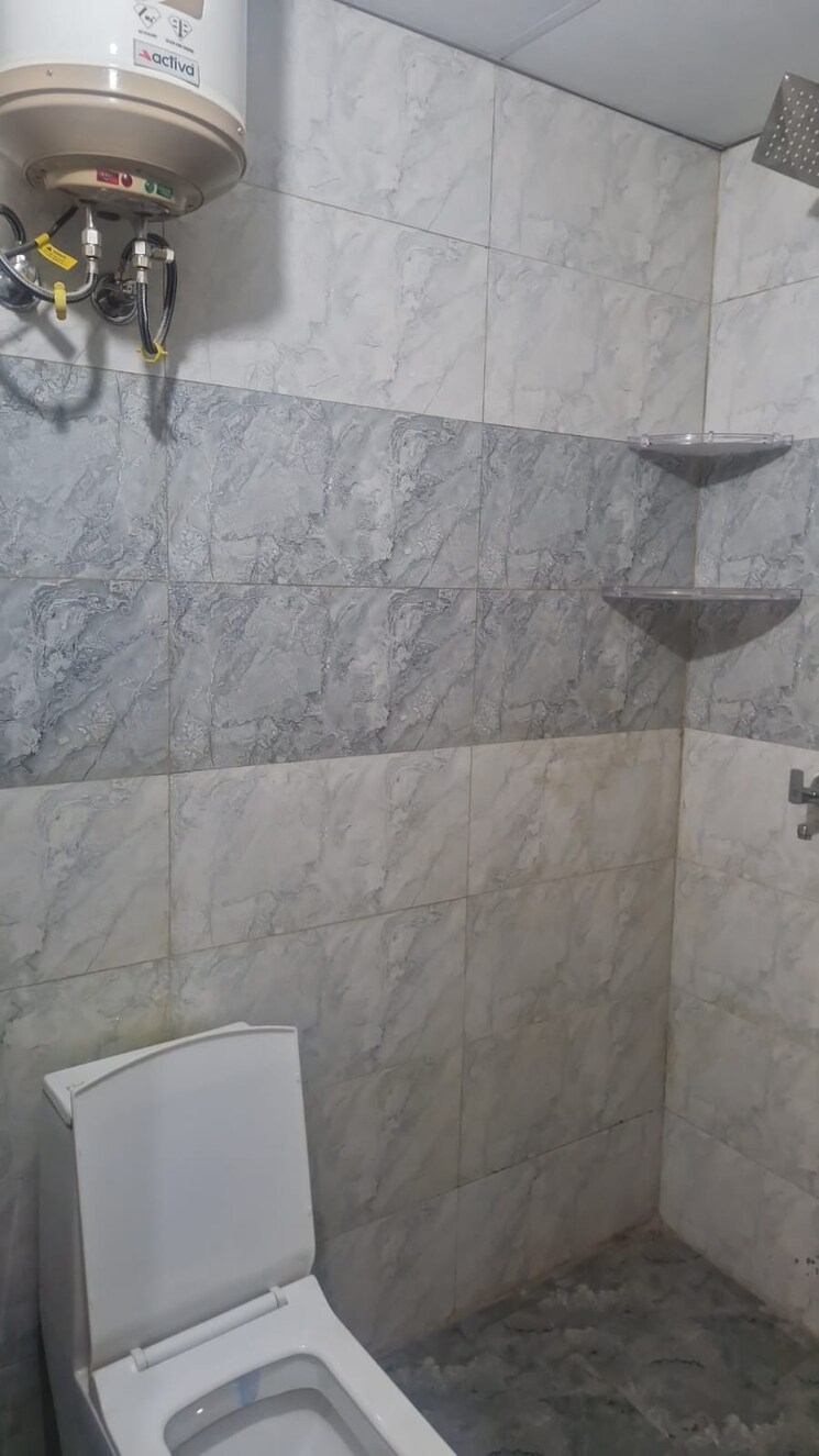 Bathroom, sector 27 1 RK 850 Sq.Ft. Builder Floor In Sector 27 Gurgaon 8218288