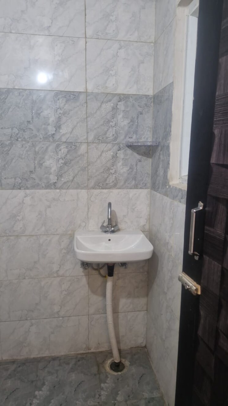 Bathroom, sector 27 1 RK 850 Sq.Ft. Builder Floor In Sector 27 Gurgaon 8218288