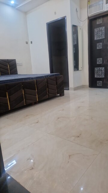 Parking in 1 RK Builder Floor at Sector 27 – for Rent