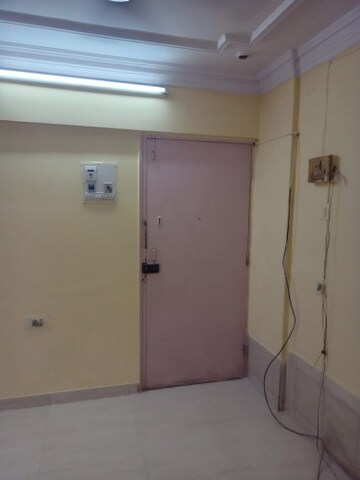 Room in 1 BHK Apartment at Kurla West – for Rent