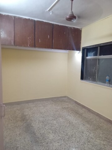 Room in 1 BHK Apartment at Kurla West – for Rent