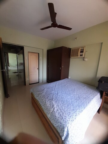 Bedroom in 3 BHK Apartment at Fortune Heights, Mira Road – for Rent