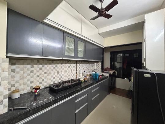 1 BHK 370 Sq.Ft. Apartment in Geeta Tower