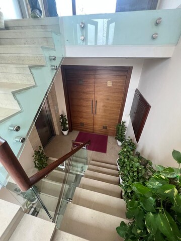 Furnished Amenities in 4 BHK Builder Floor at Anand Niketan – for Sale
