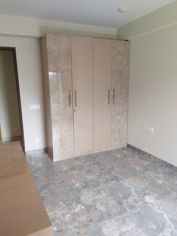 Room in 3 BHK Apartment at East Of Kailash – for Rent
