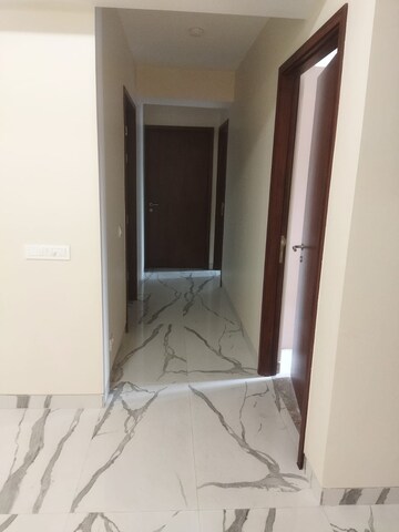 Room in 3 BHK Apartment at East Of Kailash – for Rent