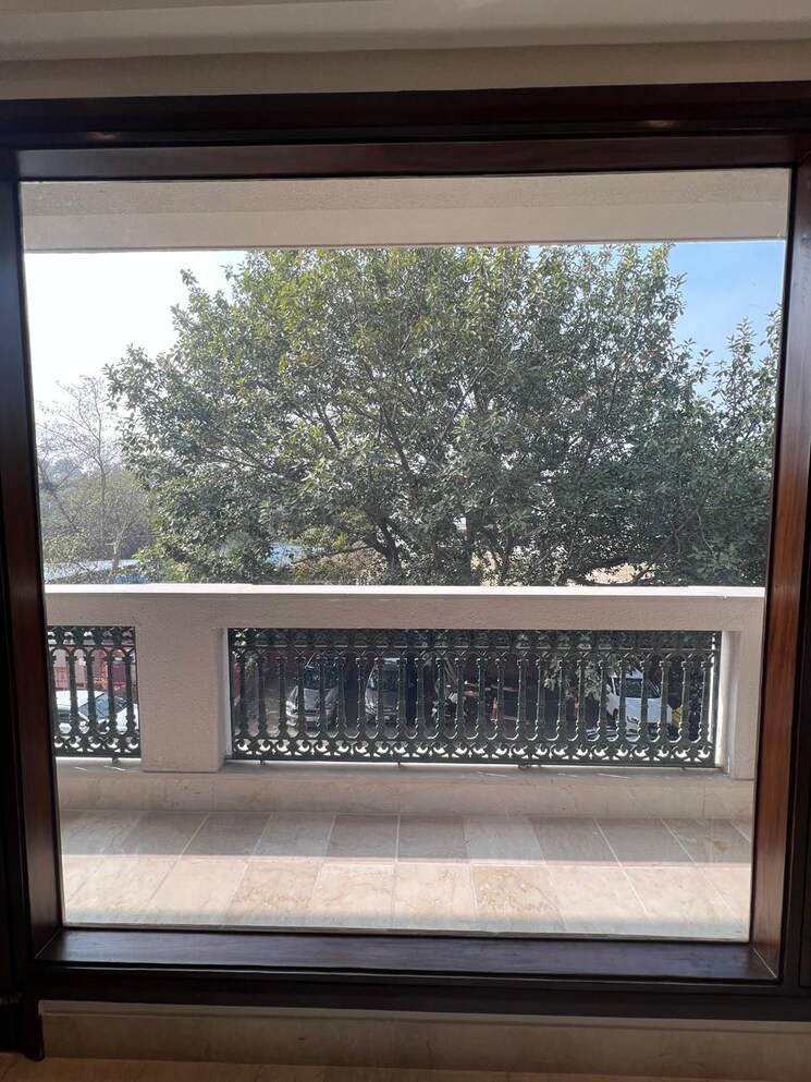 Balcony, vasant vihar 4 Bedroom 600 Sq.Yd. Builder Floor In Vasant Vihar Delhi 8218409