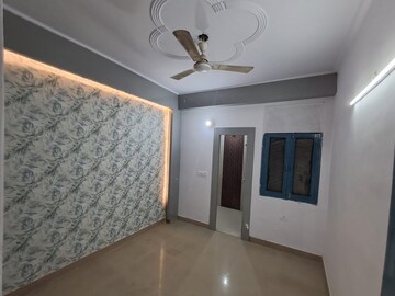 Room in 2 BHK Builder Floor at Niti Khand – for Rent