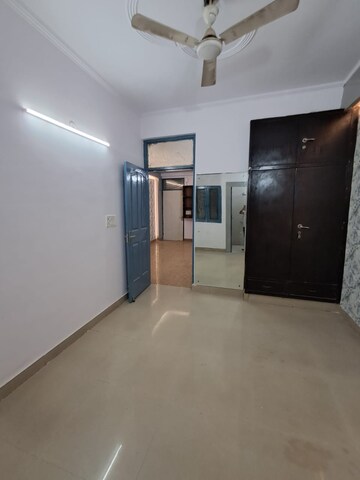 Room in 2 BHK Builder Floor at Niti Khand – for Rent