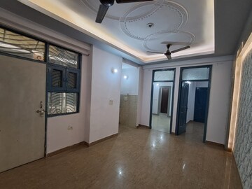 Room in 2 BHK Builder Floor at Niti Khand – for Rent