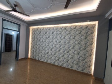 Room in 2 BHK Builder Floor at Niti Khand – for Rent