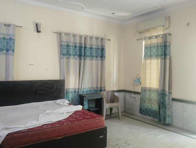 Living Room, sector 49 2 Bedroom 153 Sq.Mt. Independent House In Sector 49 Noida 8218452