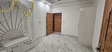 Room in 3 BHK Independent House at Sector 44 – for Rent