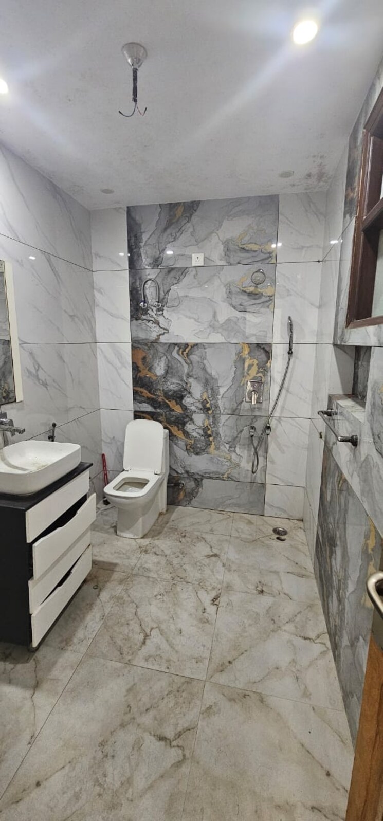 Bathroom, sector 44 3 Bedroom 300 Sq.Mt. Independent House In Sector 44 Noida 8218484