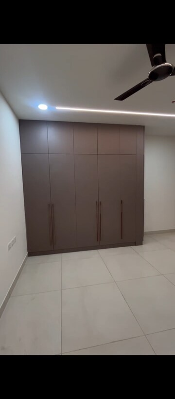 Room in 3.5 BHK Apartment at Prestige Tranquil, Kokapet – for Rent