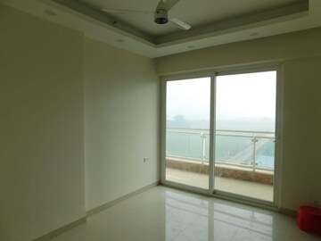 Room in 3 BHK Apartment at ATS Le Grandiose, Sector 150 – for Rent