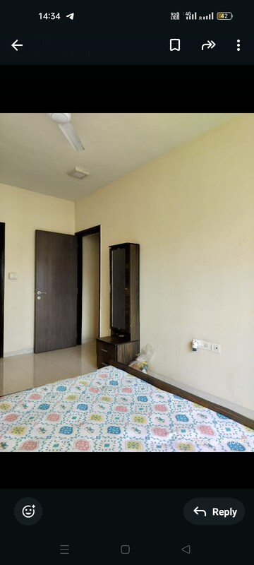 Room in 2 BHK Apartment at Gundecha Trillium, Kandivali East – for Rent
