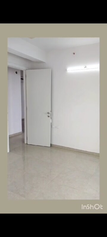 Room in 3 BHK Apartment at Runwal Bliss, Kanjurmarg East – for Rent