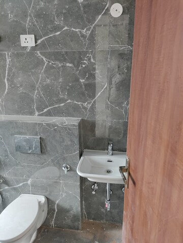 Bathroom in 2 BHK Builder Floor at Palm Residency Chhatarpur, Chattarpur – for Rent