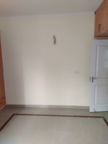 2 BHK Apartment For Rent in Ansal Sushant Estate, Sector 52