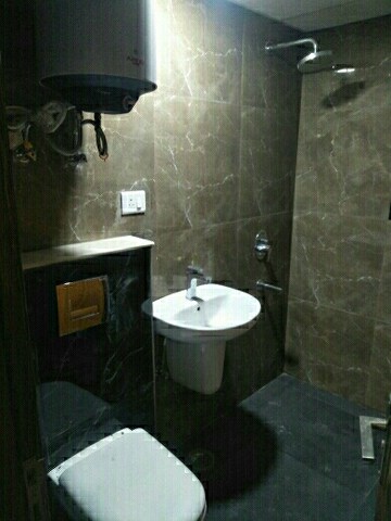 Bathroom in Studio Apartment at Supertech North Eye, Sector 74 – for Rent