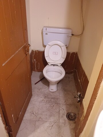 Bathroom in 1 BHK Apartment at Dilshad Garden – for Rent
