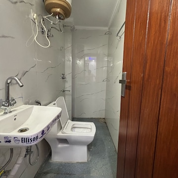 Bathroom in 1 BHK Builder Floor at Saket – for Rent
