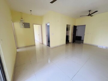 Room in 2 BHK Apartment at Siddha Galaxia 2, Rekjuani – for Rent